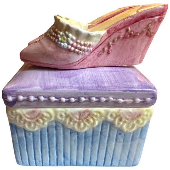 Vintage Ceramic Trinket Box | 3D High Heel Lid | Pastel Vanity, Shoes Theme - Picture 9 of 15
